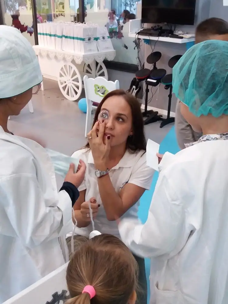 Kad porastem biću... OFTALMOLOG