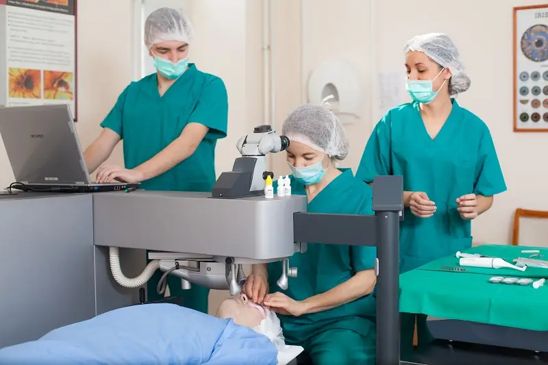 Lézeres látásjavítás - Alkalmazottaink a beteg szerepében: Egy ápolónő tapasztalata a lézeres látásjavítás után