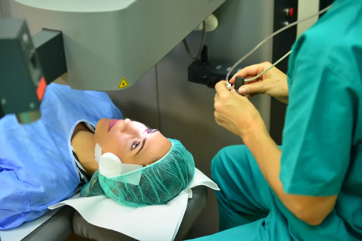 PRK i LASIK skidanje dioptrije